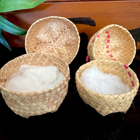 Small Vintage Woven Basket - Picture 1 of 4